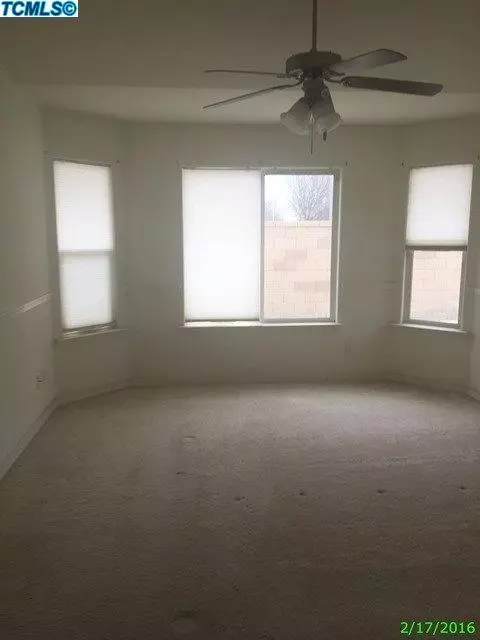 934 Privilege Dr, Lemoore, CA 93245 photo 8