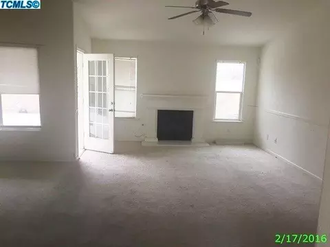 934 Privilege Dr, Lemoore, CA 93245 photo 2