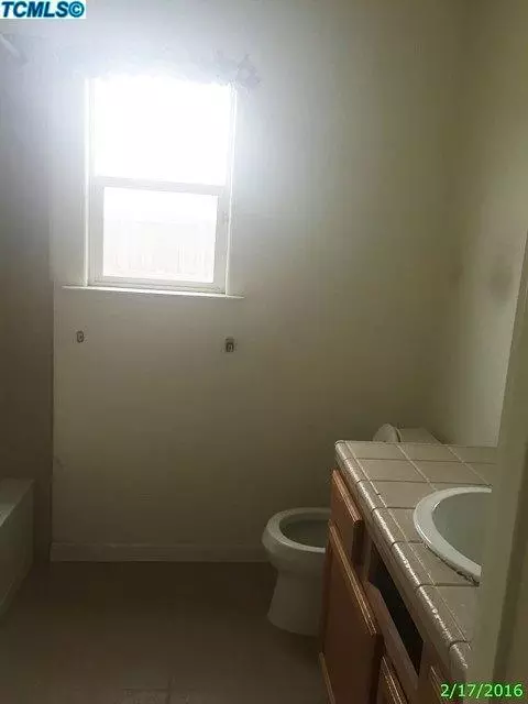 934 Privilege Dr, Lemoore, CA 93245 photo 7