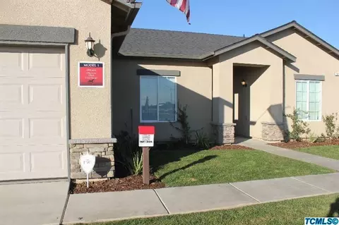 1657 Laredo St, Dinuba, CA 93618 photo 2