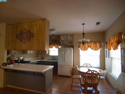 1131 Vine St, Exeter, CA 93221 photo 7