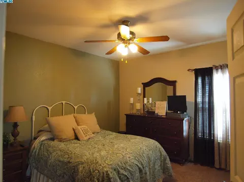 1131 Vine St, Exeter, CA 93221 photo 9