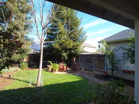 1131 Vine St, Exeter, CA 93221 photo 16