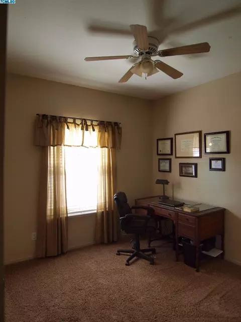 1131 Vine St, Exeter, CA 93221 photo 11
