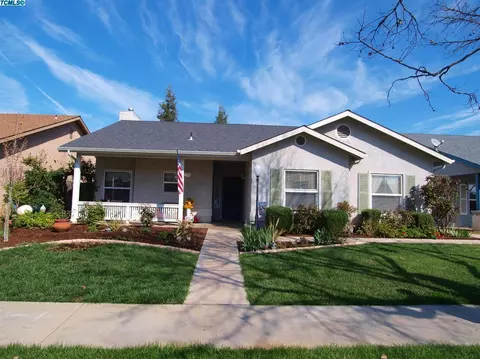 1131 Vine St, Exeter, CA 93221 photo 3