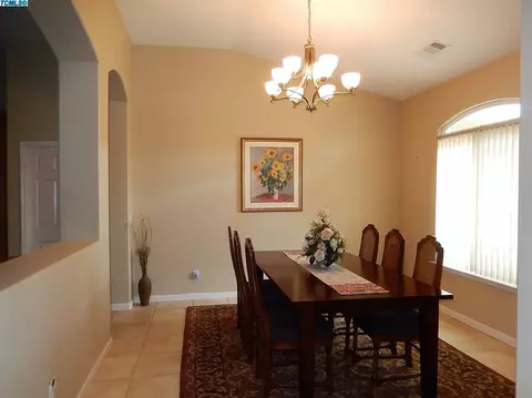141 Atwood Ave, Exeter, CA 93221 photo 2