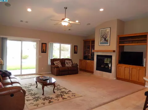 141 Atwood Ave, Exeter, CA 93221 photo 6