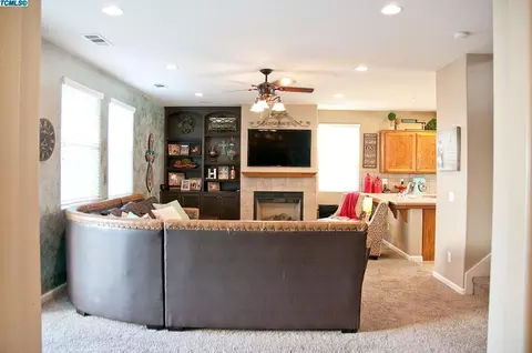 1786 Firestone Dr, Tulare, CA 93274 photo 12