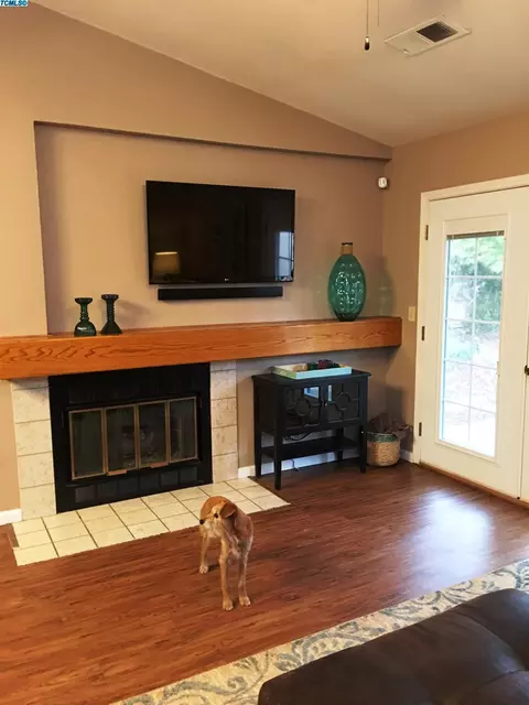 1638 E Castleview Ave, Visalia, CA 93292 photo 6