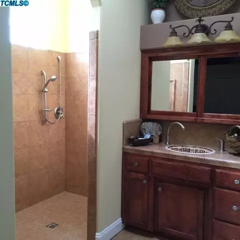 821 Valley View St, Taft, CA 93268 photo 36