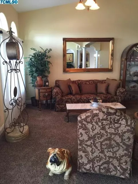 821 Valley View St, Taft, CA 93268 photo 6