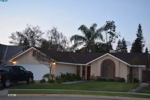 640 E Vine Ct, Visalia, CA 93292 photo 1