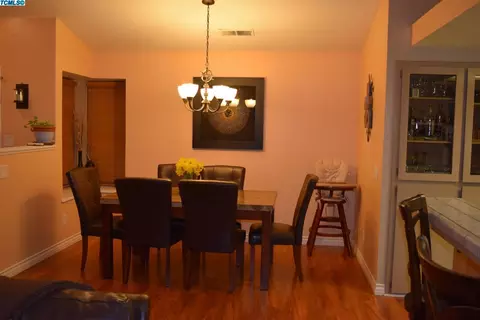 640 E Vine Ct, Visalia, CA 93292 photo 12