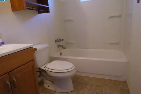 395 W Spruce Ave, Lemoore, CA 93245 photo 7