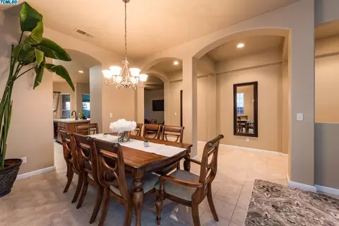 2772 Sussex Ave, Clovis, CA 93611 photo 6