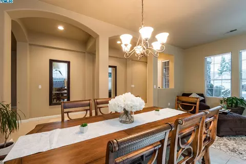 2772 Sussex Ave, Clovis, CA 93611 photo 4