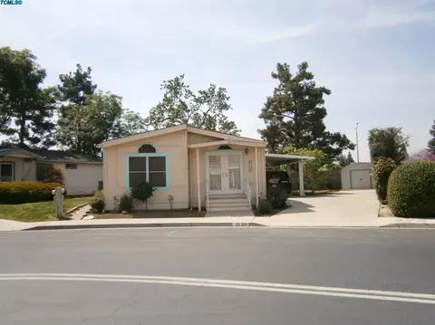 3133 S Avocado St #50, Visalia, CA 93277 photo 2