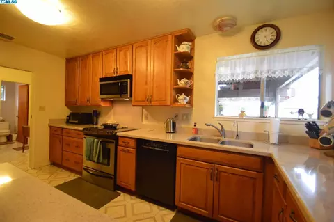 1560 E Myer Ave, Exeter, CA 93221 photo 17