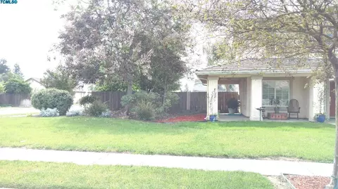 1817 Cabrillo Ave, Tulare, CA 93274 photo 8