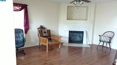 1817 Cabrillo Ave, Tulare, CA 93274 photo 4