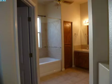 2406 E Beech Ave, Visalia, CA 93292 photo 31