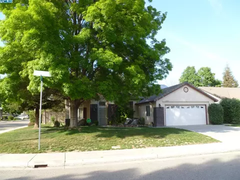2406 E Beech Ave, Visalia, CA 93292 photo 2
