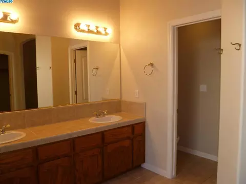 2406 E Beech Ave, Visalia, CA 93292 photo 36