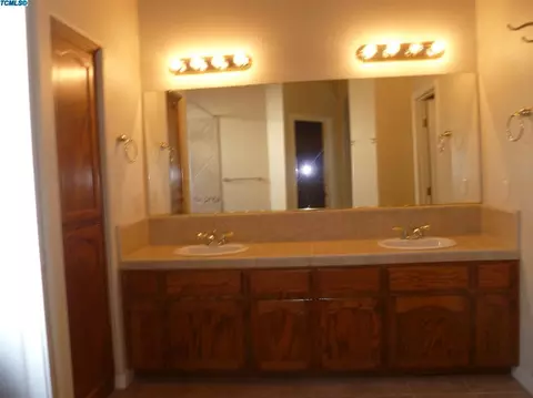 2406 E Beech Ave, Visalia, CA 93292 photo 34