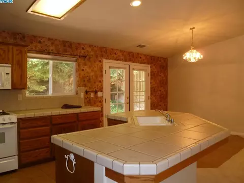 2406 E Beech Ave, Visalia, CA 93292 photo 17