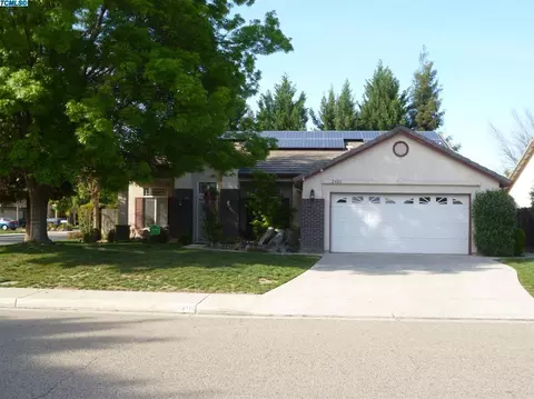 2406 E Beech Ave, Visalia, CA 93292 photo 3