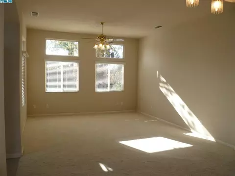 2406 E Beech Ave, Visalia, CA 93292 photo 12