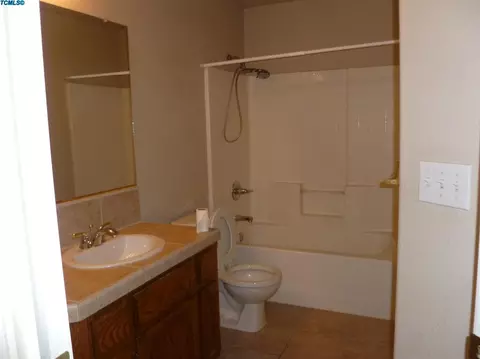 2406 E Beech Ave, Visalia, CA 93292 photo 19