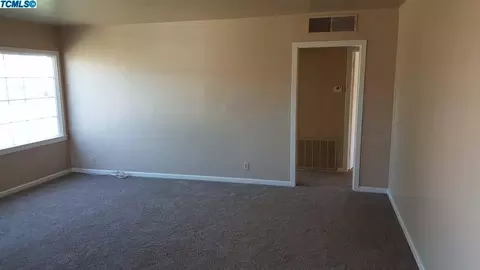 1485 E Sequoia Ave, Tulare, CA 93274 photo 3