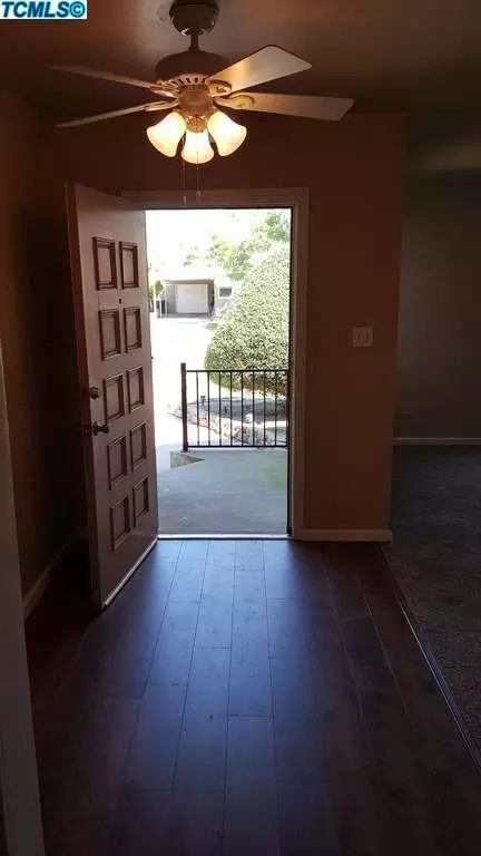 1485 E Sequoia Ave, Tulare, CA 93274 photo 2