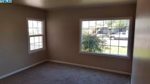 1485 E Sequoia Ave, Tulare, CA 93274 photo 7
