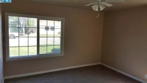 1485 E Sequoia Ave, Tulare, CA 93274 photo 6