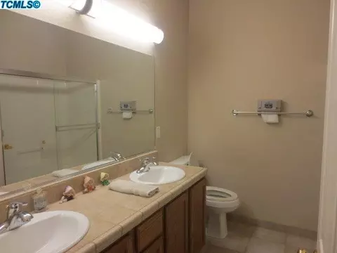 3914 E Cambridge Ave, Visalia, CA 93292 photo 8