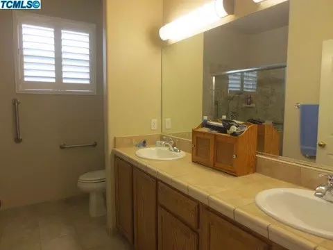 3914 E Cambridge Ave, Visalia, CA 93292 photo 5