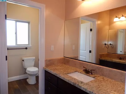 1938 Academy Ave, Tulare, CA 93274 photo 14