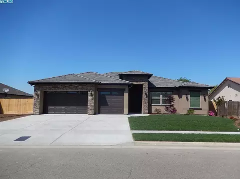 1938 Academy Ave, Tulare, CA 93274 photo 1