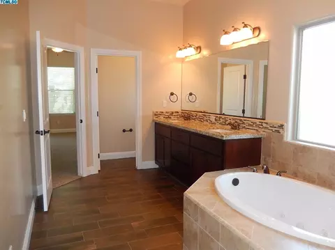 1938 Academy Ave, Tulare, CA 93274 photo 18