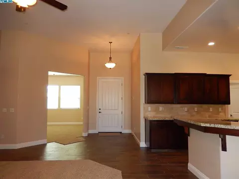 1938 Academy Ave, Tulare, CA 93274 photo 2