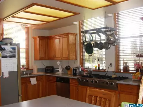 1891 N Belmont, Exeter, CA 93221 photo 9