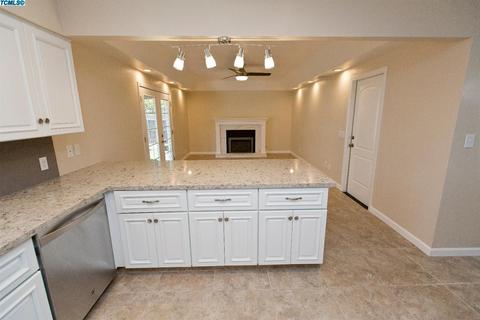 2734 W Beech Ave, Visalia, CA 93277 photo 6