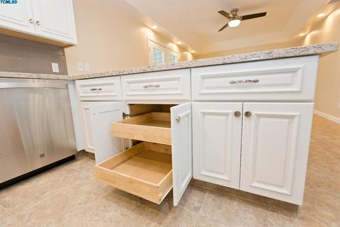 2734 W Beech Ave, Visalia, CA 93277 photo 7