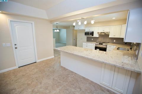2734 W Beech Ave, Visalia, CA 93277 photo 12