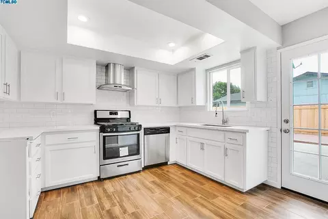 1421 Joyce Pl, Exeter, CA 93221 photo 3