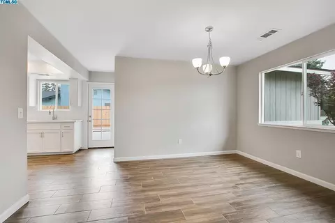 1421 Joyce Pl, Exeter, CA 93221 photo 4