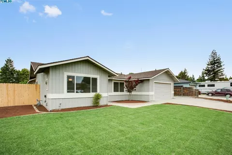 1421 Joyce Pl, Exeter, CA 93221 photo 2