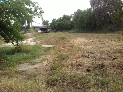 2005 Knowles St, Selma, CA 93662 photo 1